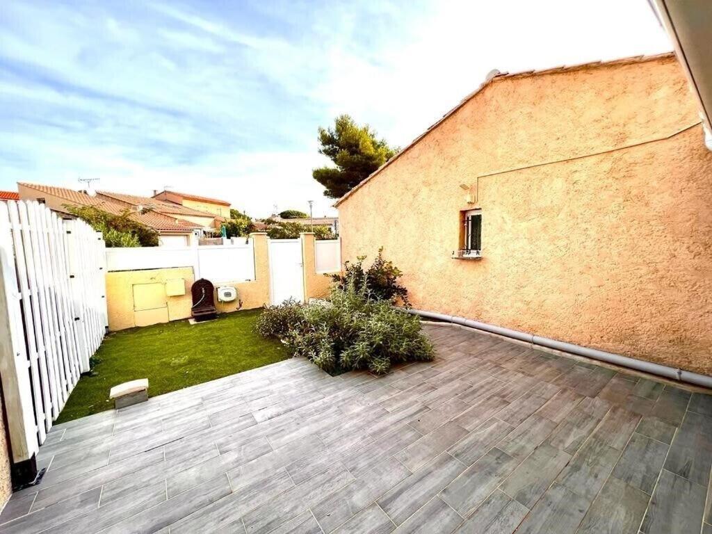 Provencal Style Home In Mediterranean Seaside Town 拉隆德莱丝莫里斯 外观 照片